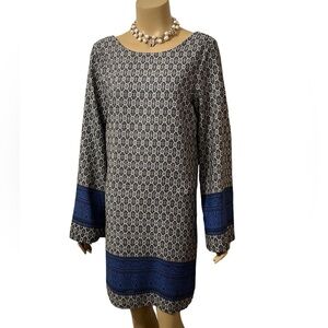 INTERI LADYS LOOSE FITTING DRESS WITH LINING AND WIDE SLEEVES DRESSY OR CASUAL.